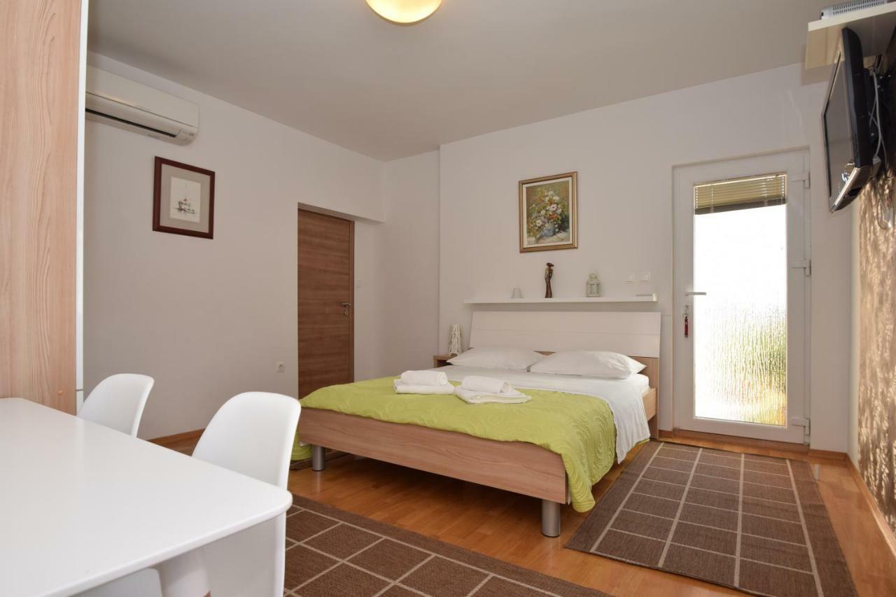Apartment Smokrovic Starigrad Paklenica Exterior foto